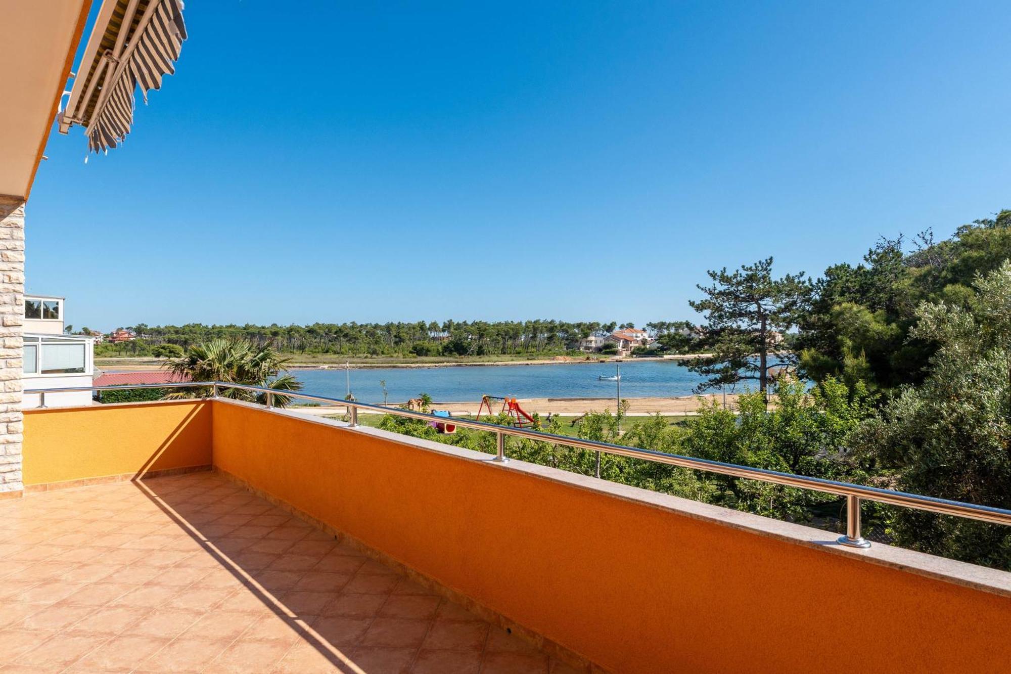 Apartments By The Sea Privlaka, Zadar - 666 מראה חיצוני תמונה